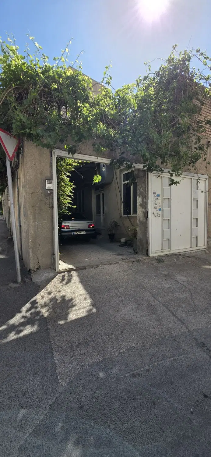 ۱۳۰ متر خانه ویلایی سبد بافان