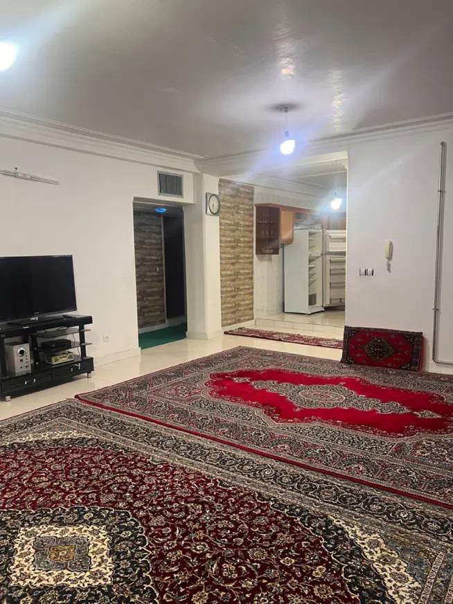 واحد ۱۰۱ متری خوش قیمت دو خوابه در مرکز شبستر