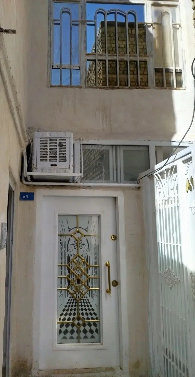 همکف ۶۵ متری ، راه جدا