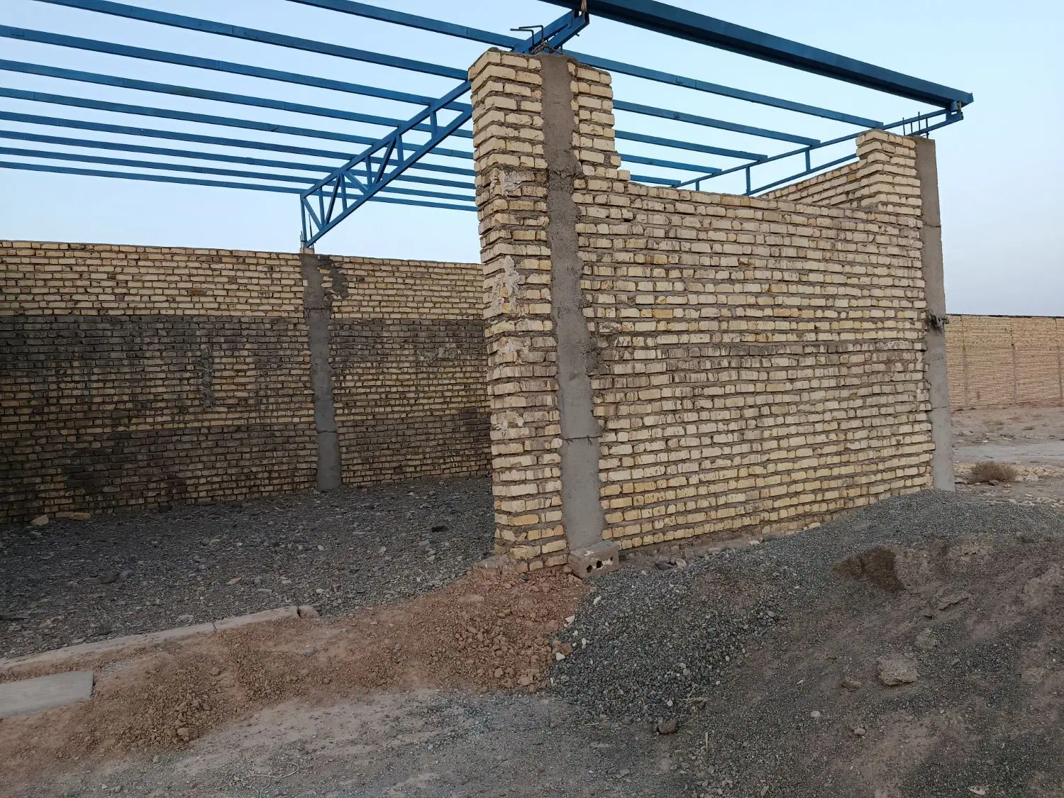 زمین فروشی