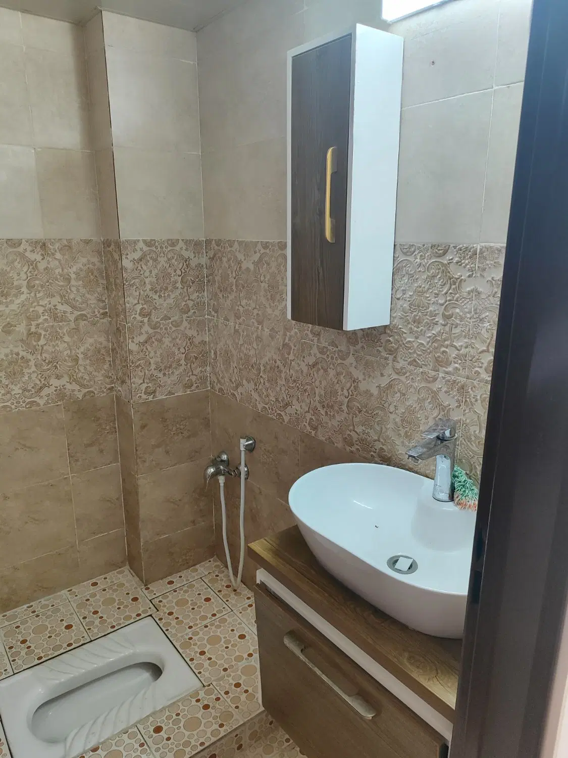 رهن میلاد استقلال
