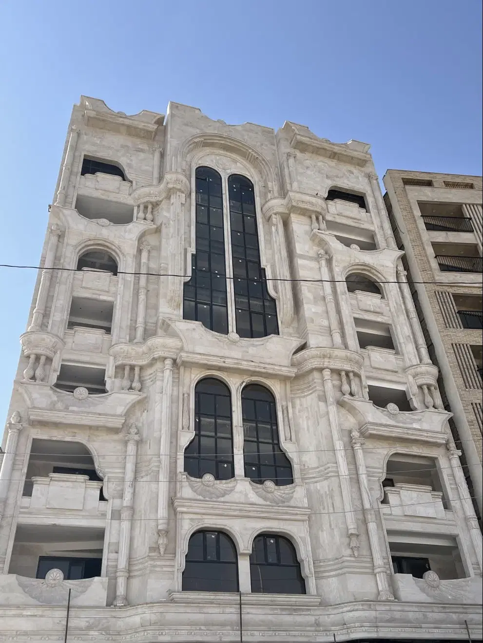 فروش آپارتمان ۱۳۵ متری نوساز _ زعفرانیه، نمای رومی