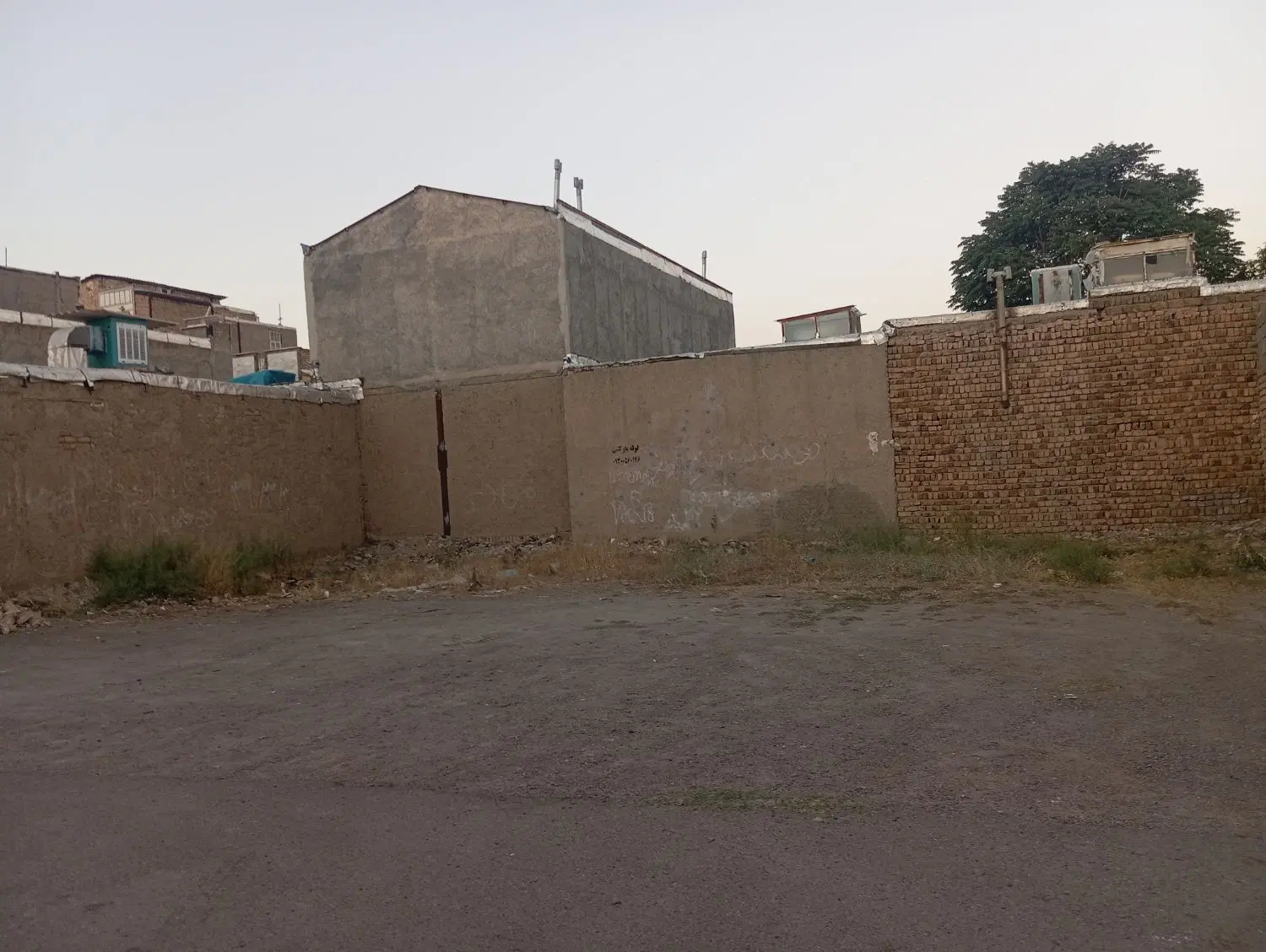 زمین مسکونی