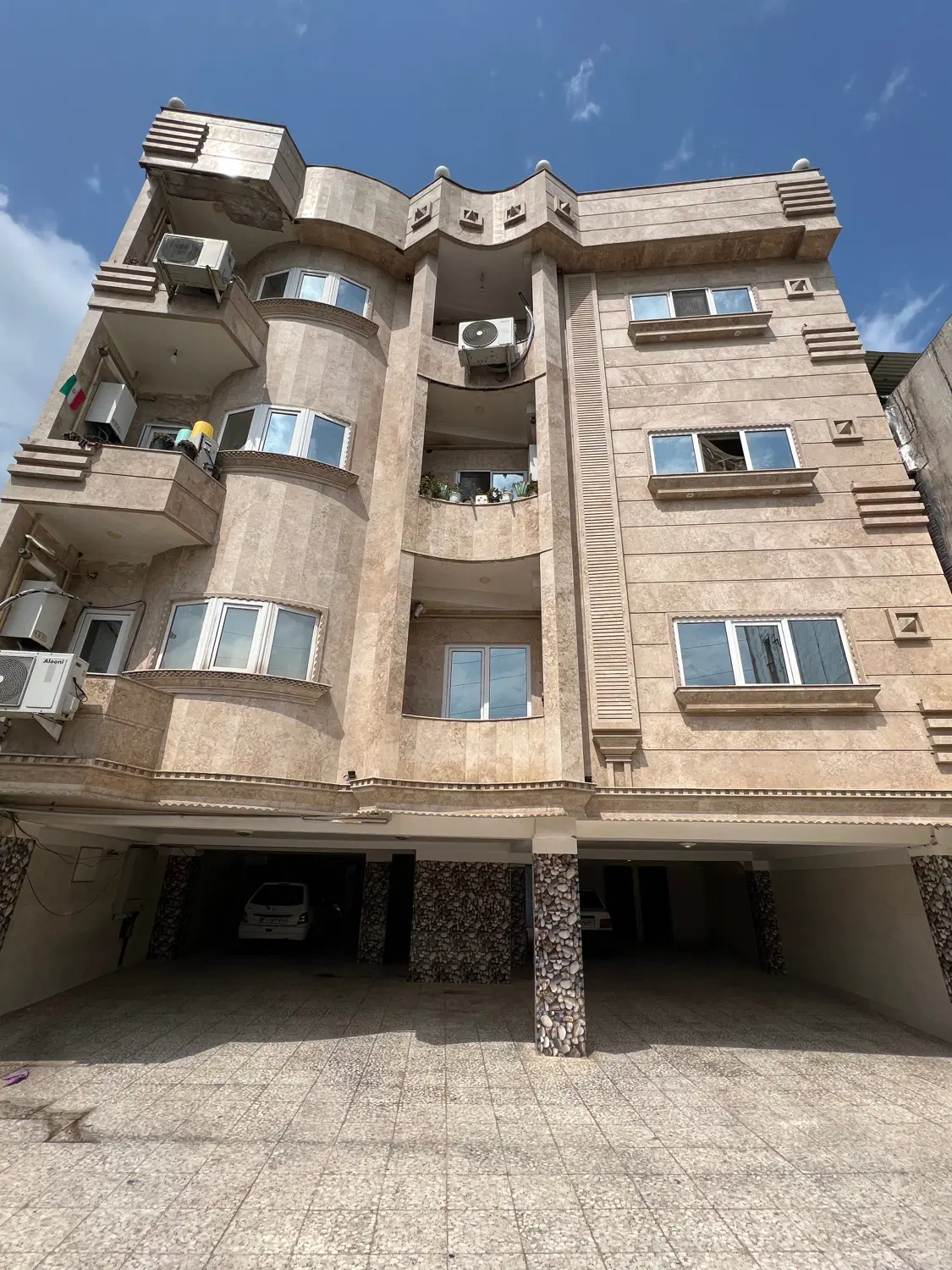 واحد ۸۷ متری خوش نقشه با سند تک برگ _ تاپ لوکیشن