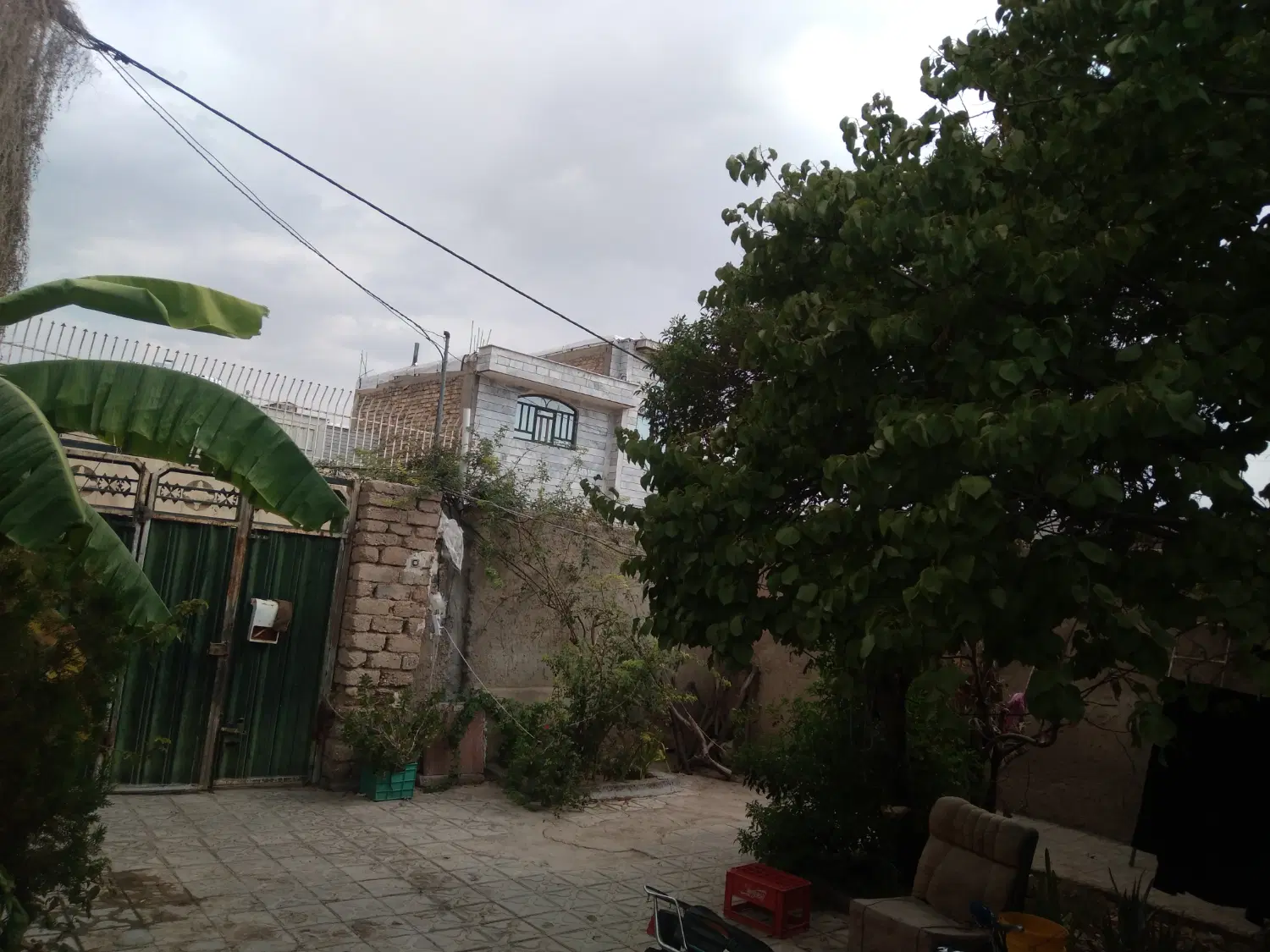 منزل مسکونی واقع در خیابان باغ بنفش