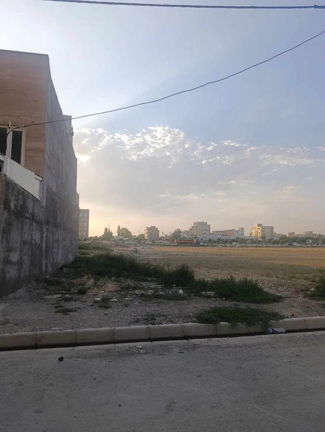 زمین مسکونی