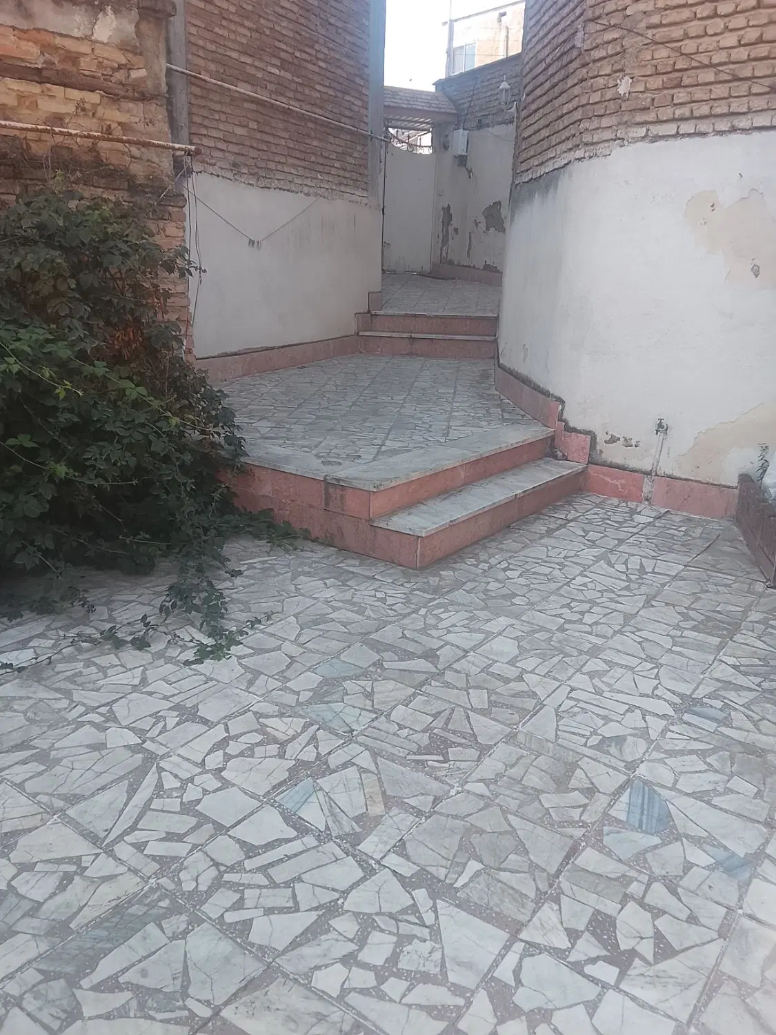 فروش یک واحد ویلایی به مساحت ۲۳۸ متر5