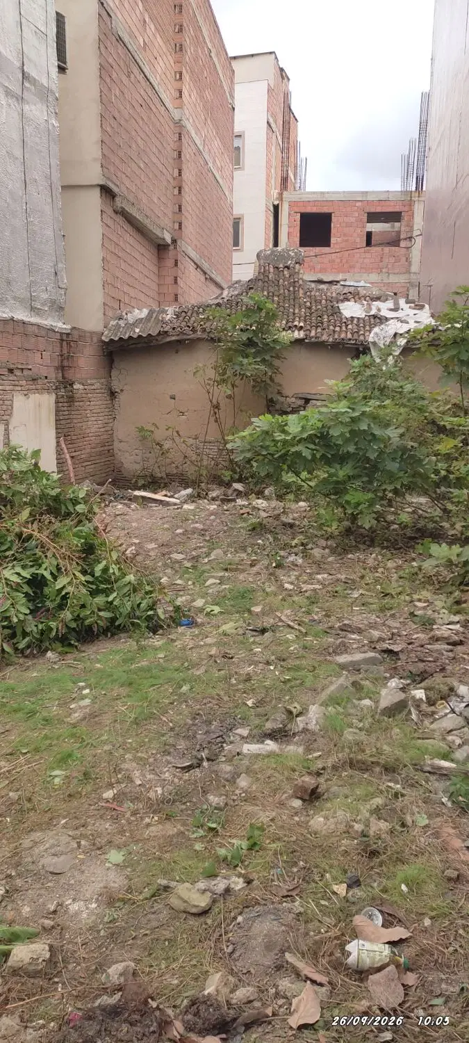 زمین ۱۰۶ متری فرهنگ قلیچ