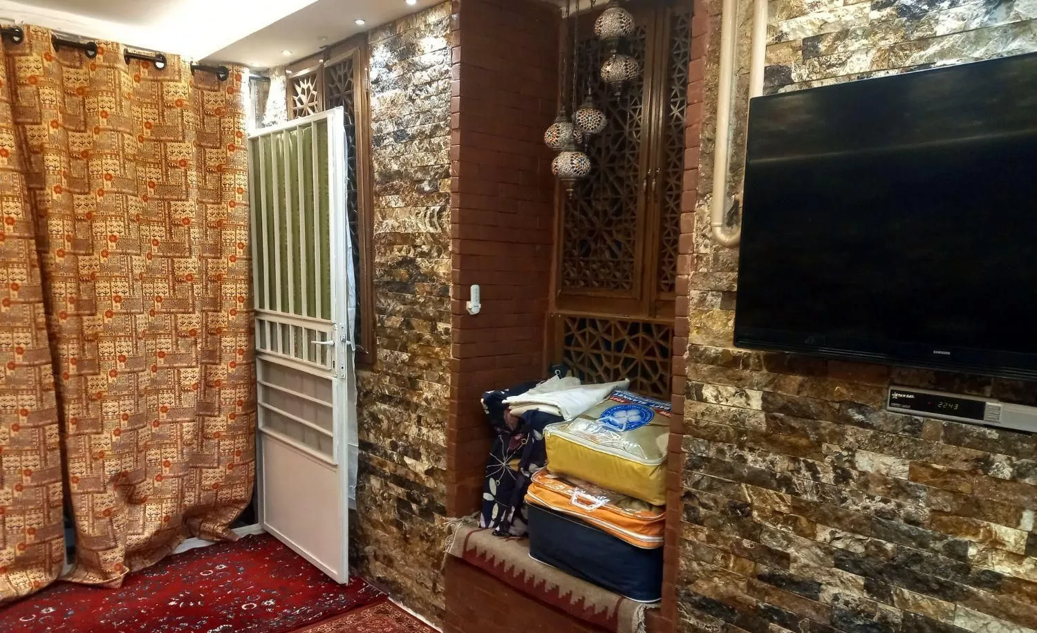 مرکزشهرسمنان یه واحدنقلی وباصفا