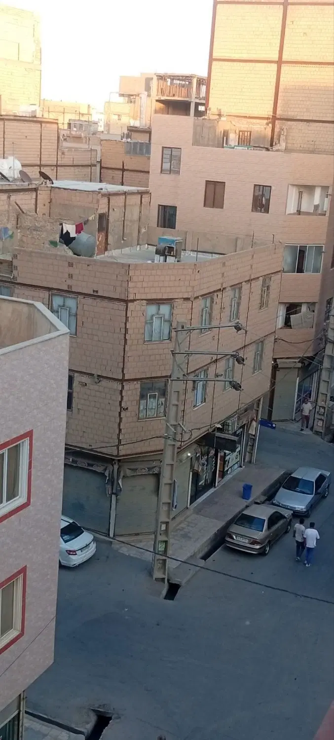 آپارتمان سه نبش و دوخواب