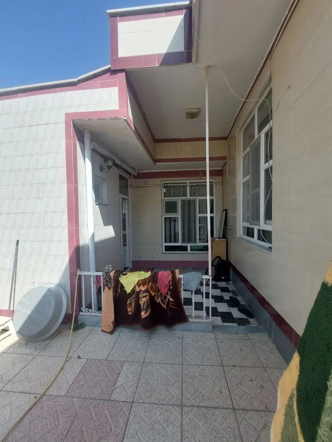 بناب حیاط ویلایی بغل جهاد قدیم
