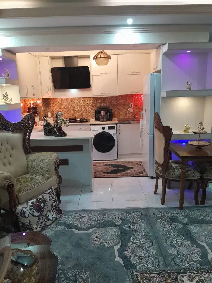 ۷۵متر،ط دوم،روب نما،پارکینگ سندی