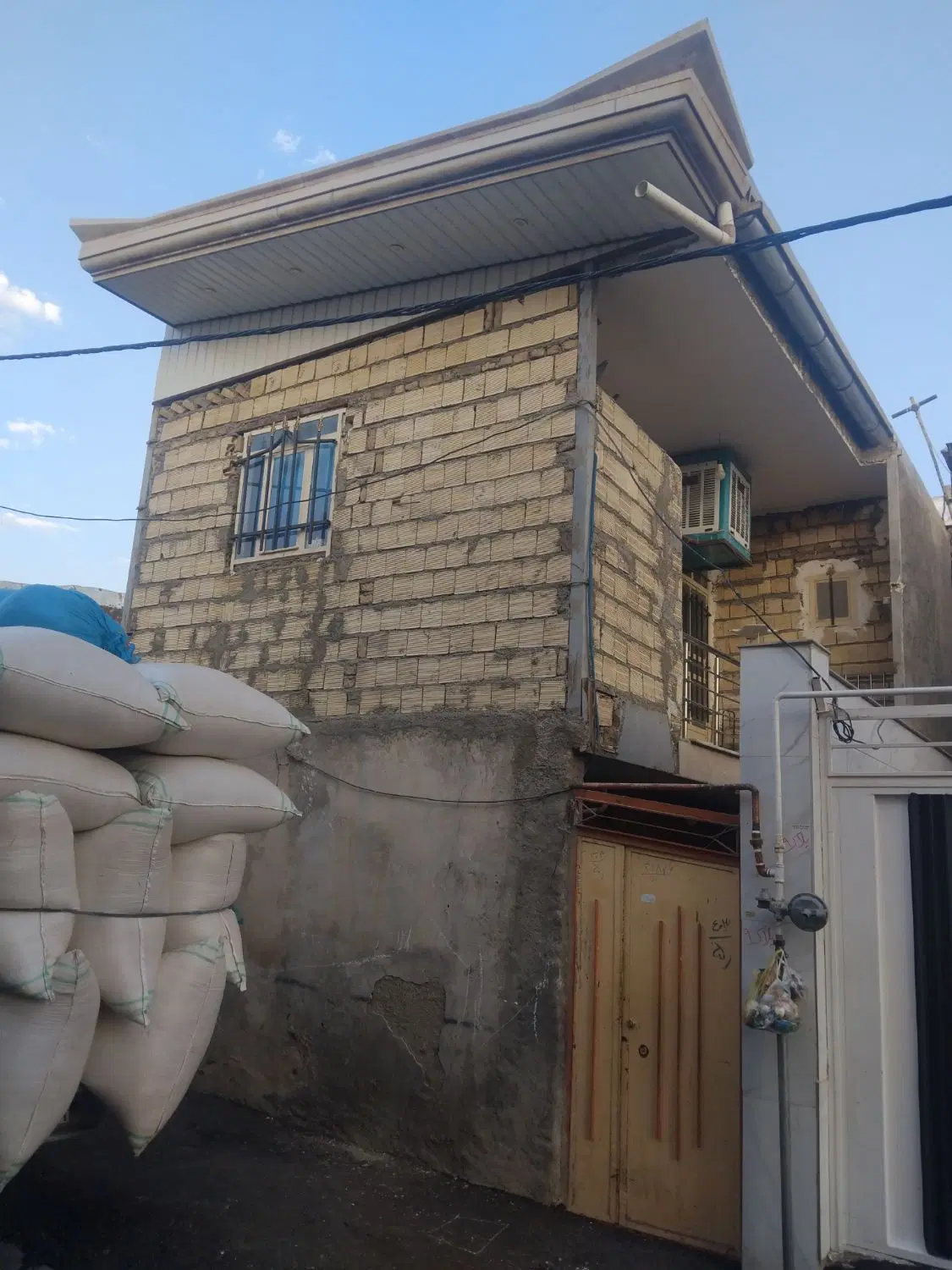خانه دوطبقه بلوارکشاورز طبقه همکف
