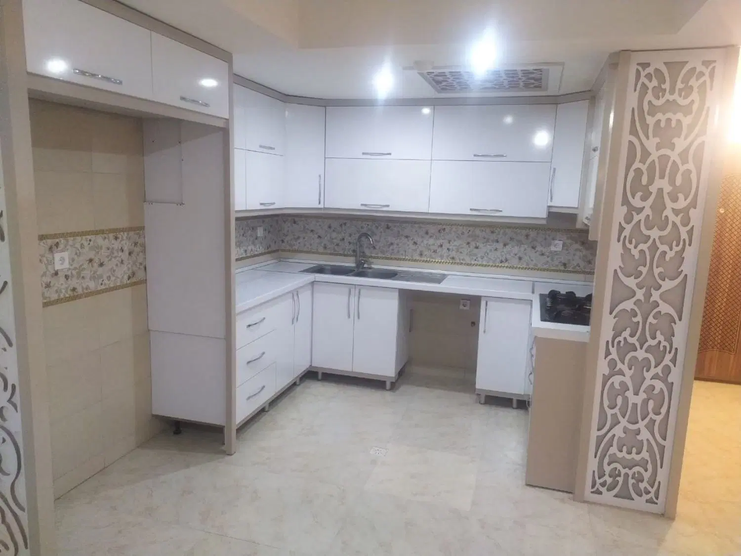اجاره واحد خالی برج ابریشم