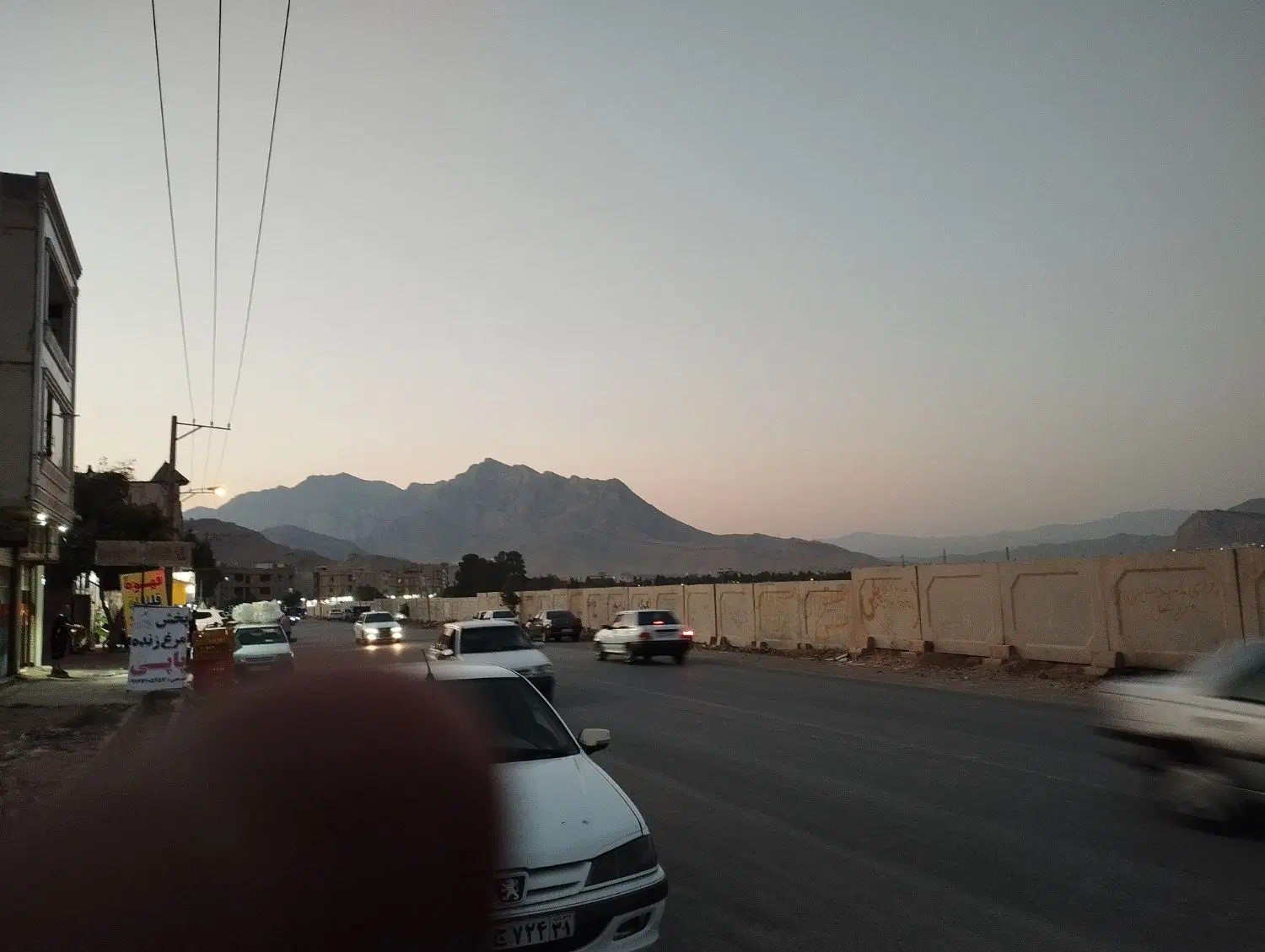 منزل مسکونی تجاری جزایری سراب یاس رو به رو پادگان