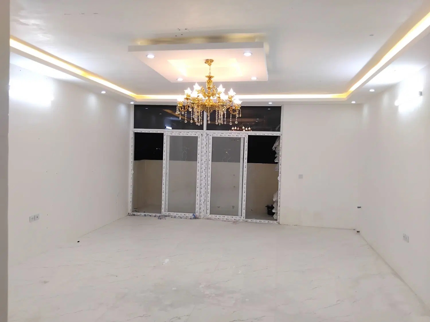 آپارتمان۸۵مترحاشیه شفاباپارکینگ وآسانسور