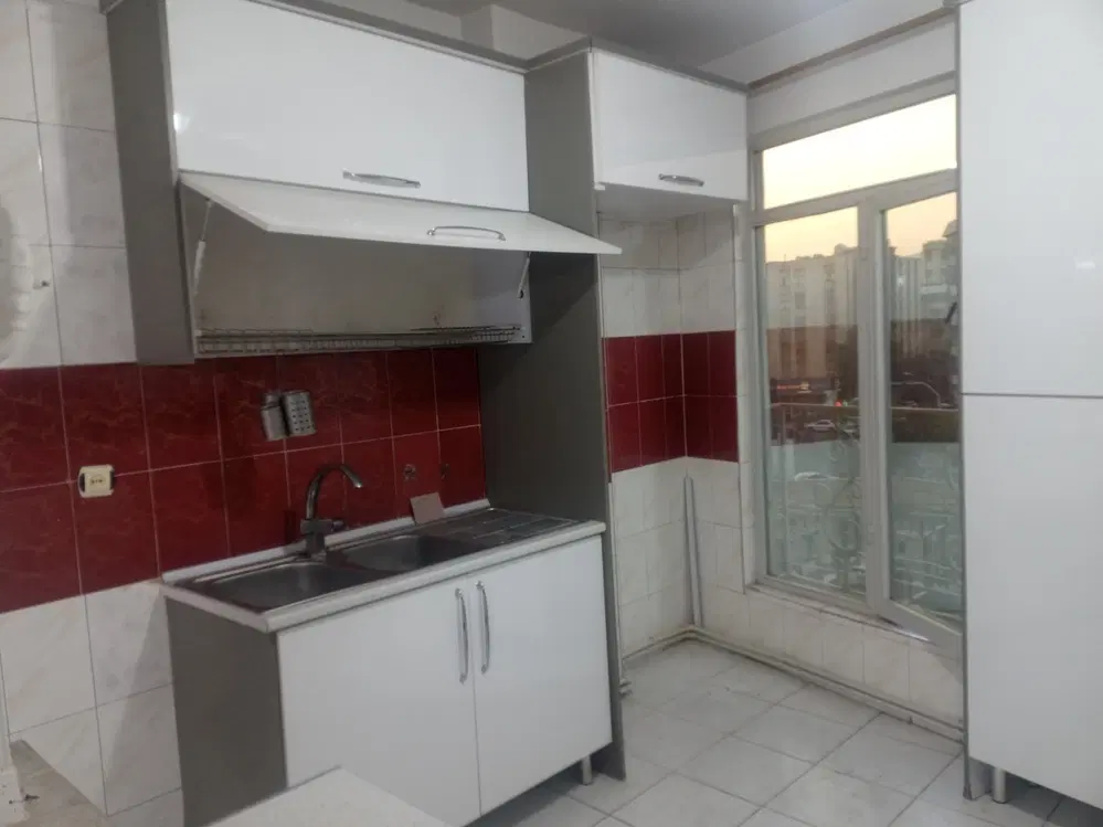 70متر2خواب طبقه5*آسانسور و پارکینگ*جمالزاده جنوبی*