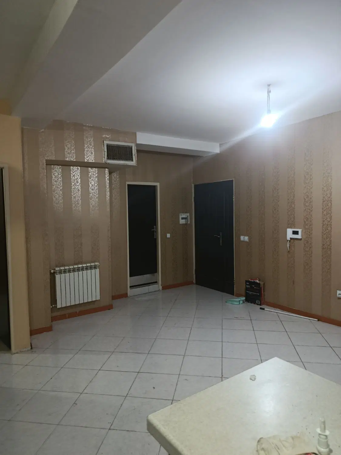 آپارتمان نقلی ،آسانسور