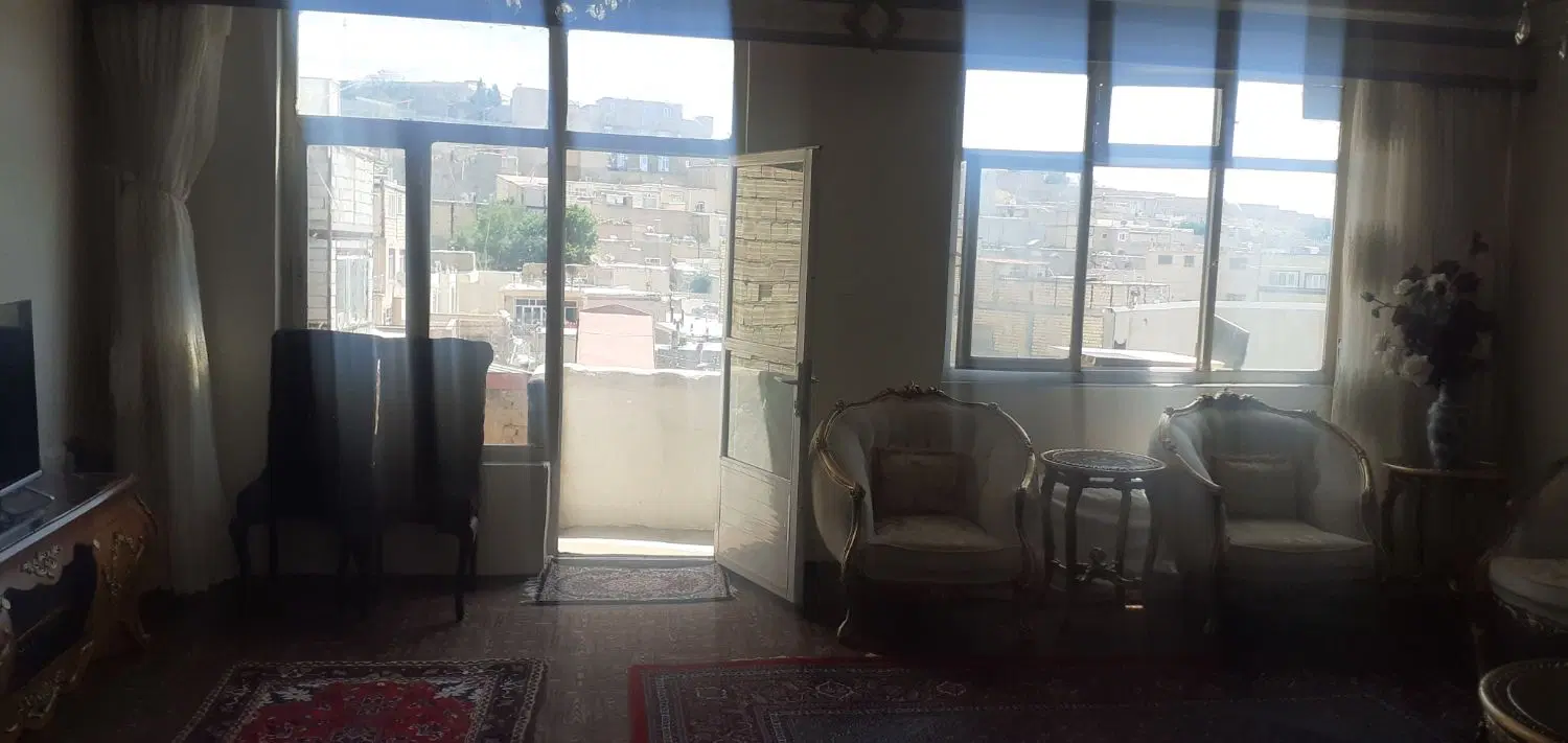 آپارتمان حیاط