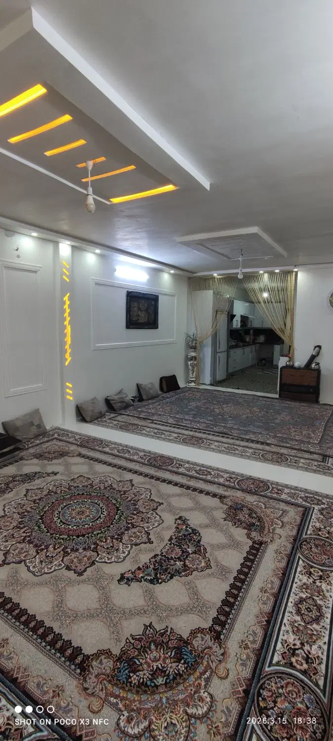 آپارتمان فروشی ۱۱۰متری حاشیه خیابان ۲۰ متری