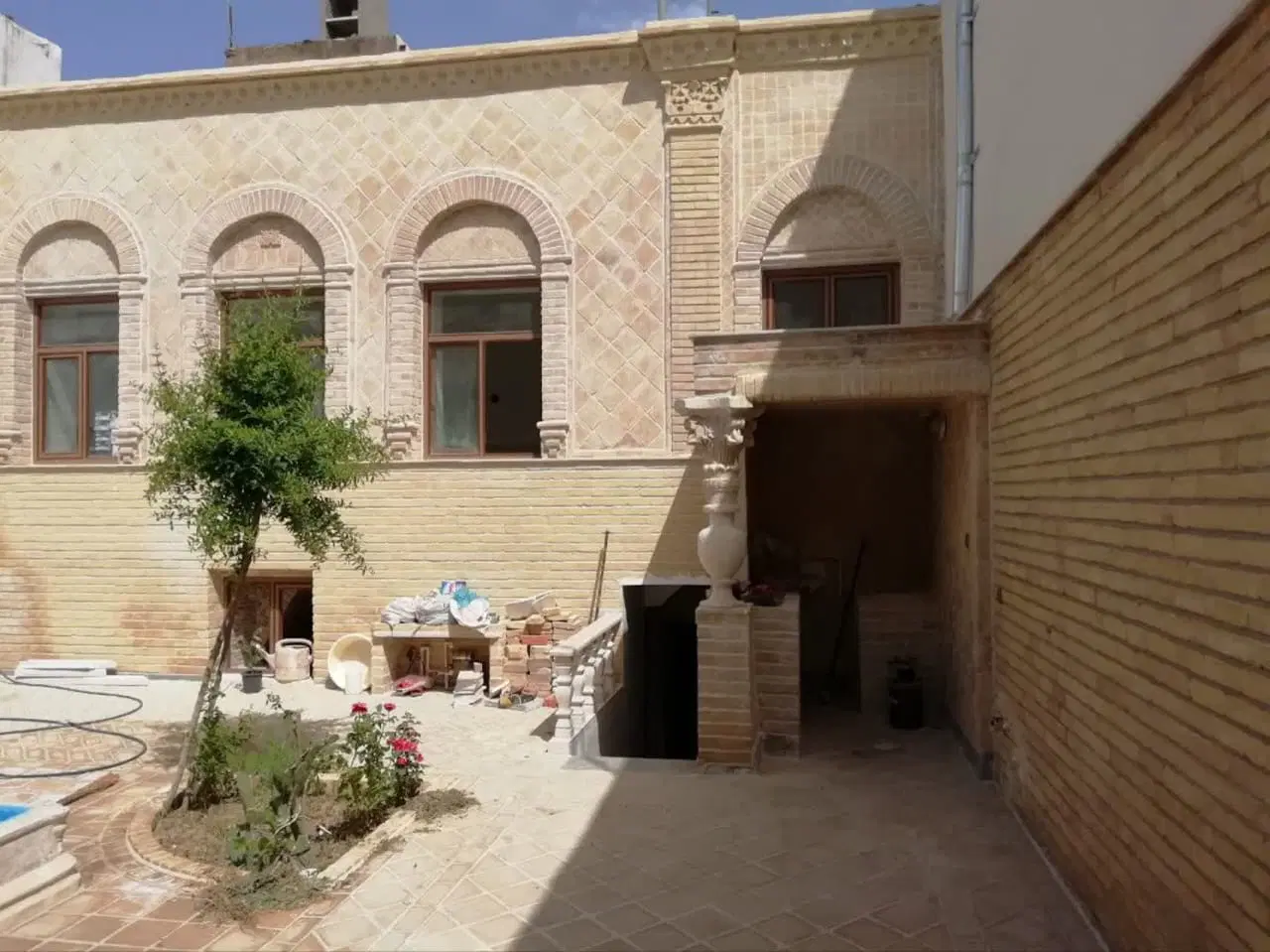 فروش خانه ی تاریخی زیبا در باجک یک
