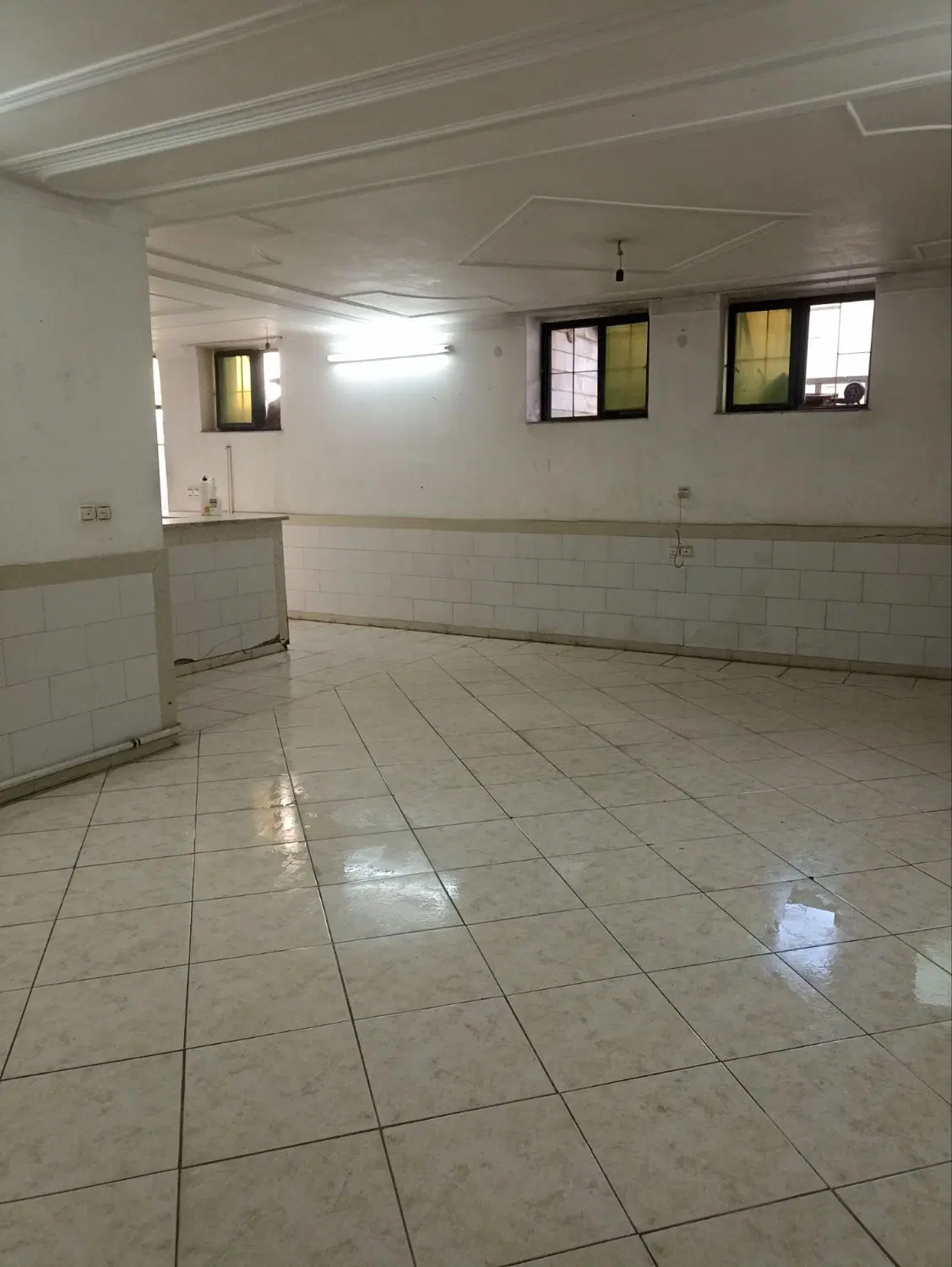 اجاره زیر زمین در ولیعصر