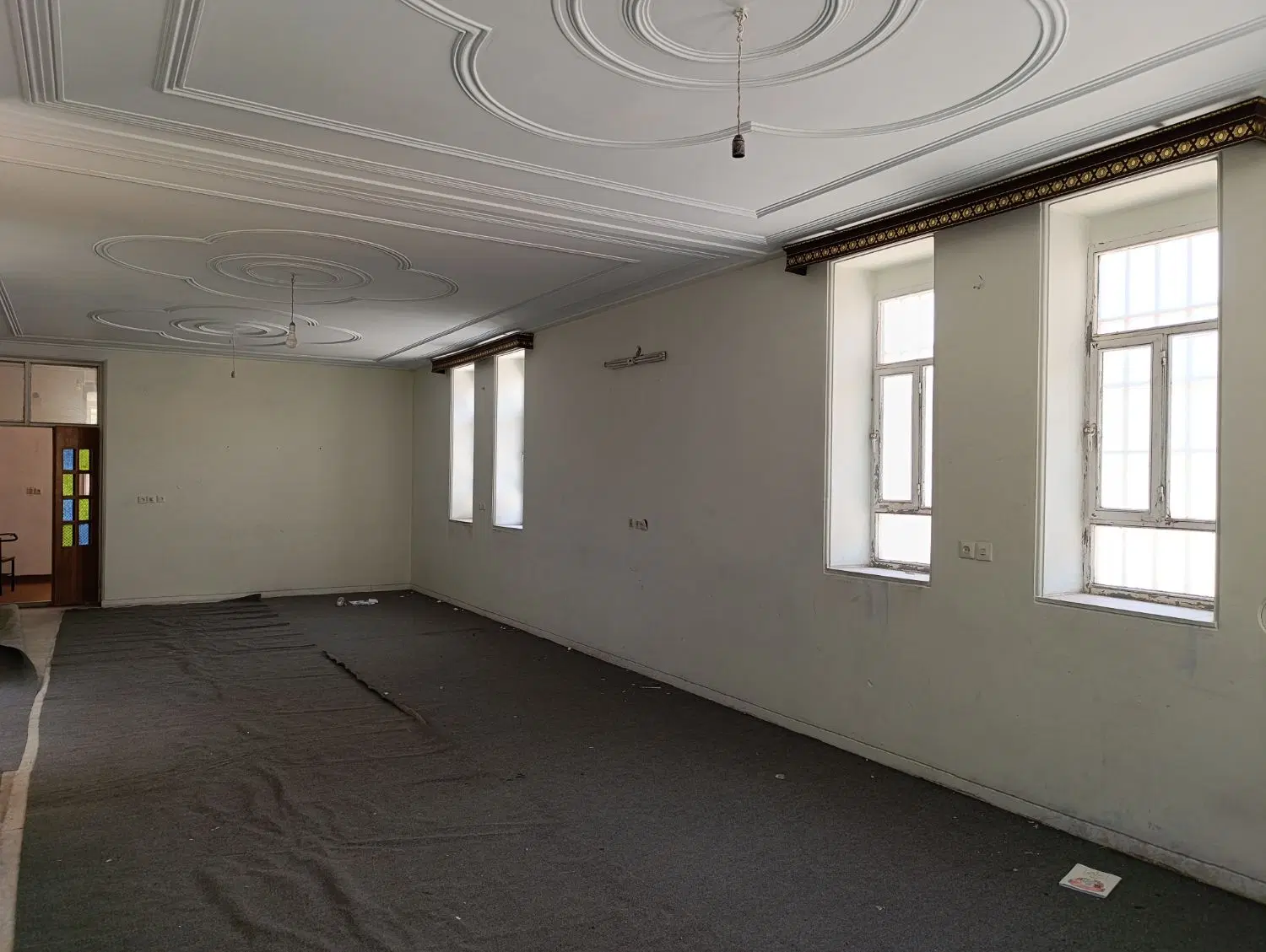 عمارت ۷۰۰متری شیک نمای رومی_۴ خواب_۶ دانگ