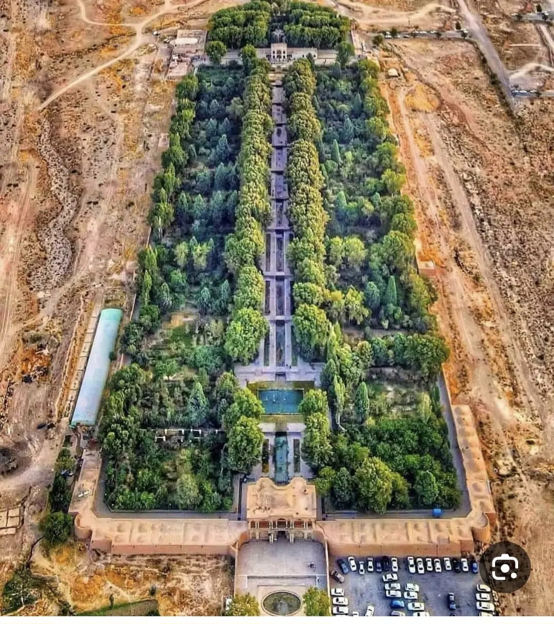 ملک فروشی