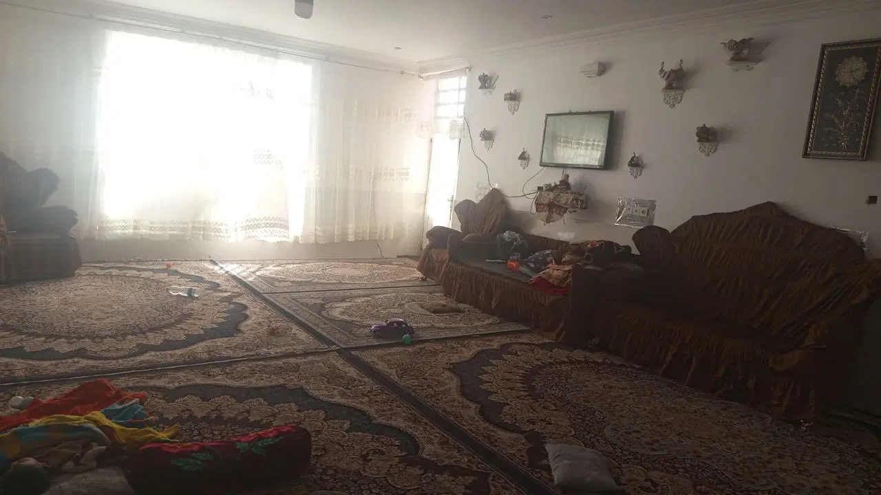 یک خانه در خورسند ب فروش میرسد