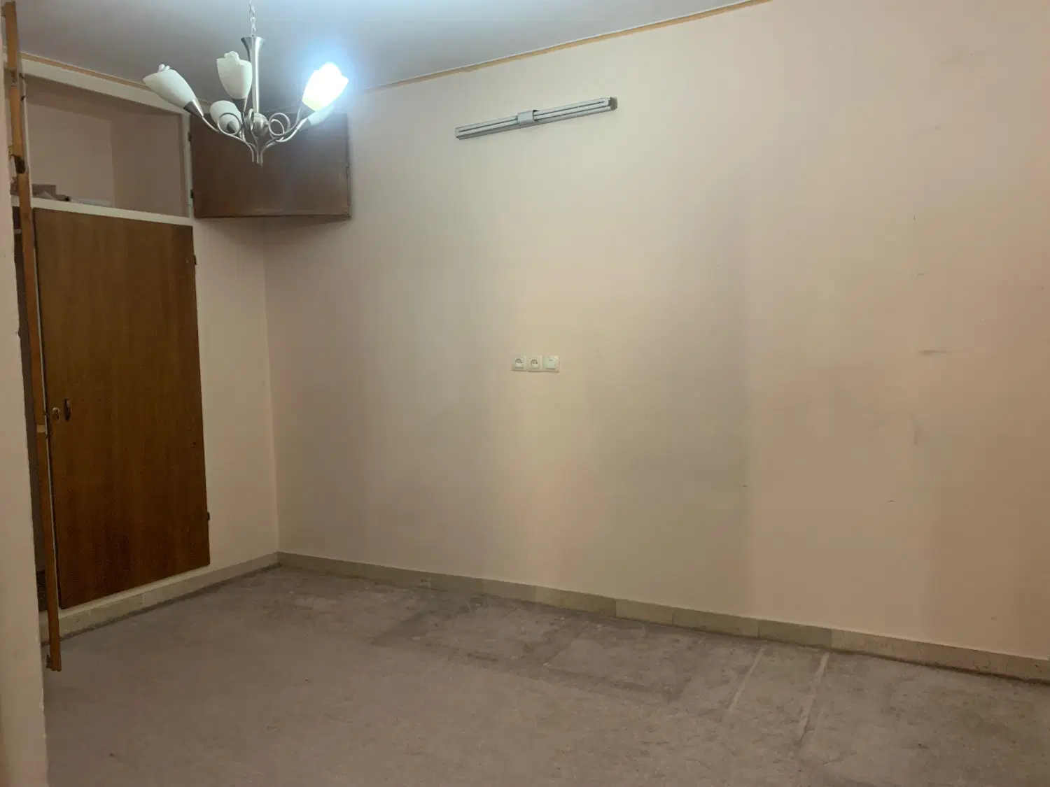 فروش ویلایی سنگ‌نما در کوچه رسالت ۲