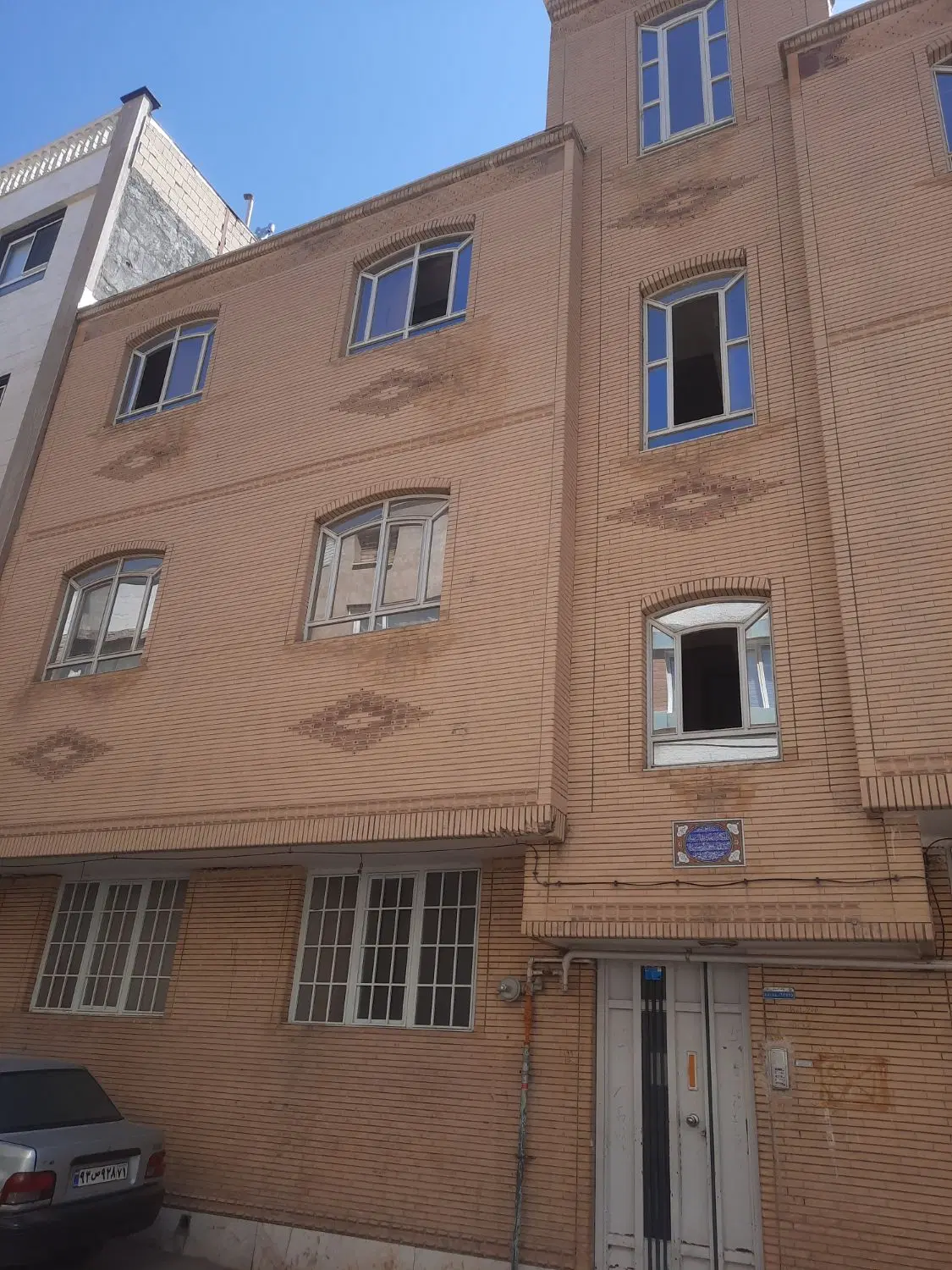 آپارتمان ۱۰۰متری دوطرف نور