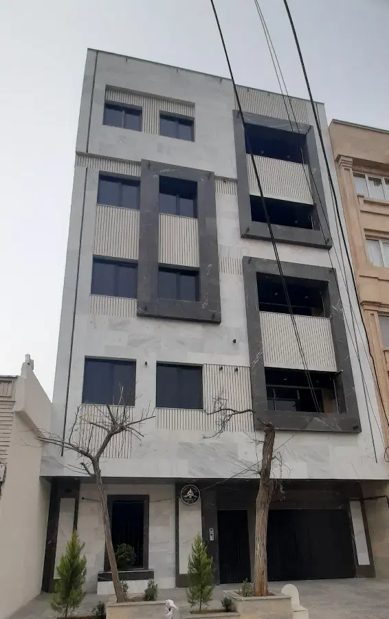 ۱۳۶ متر ۳ خواب لاین یک فول امکانات