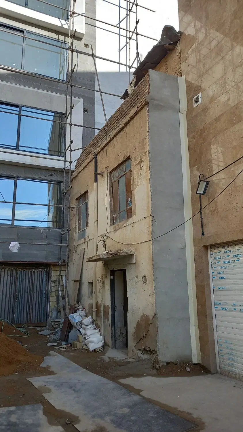 خونه کلنگی 90 متر سندملکی شش دانگ