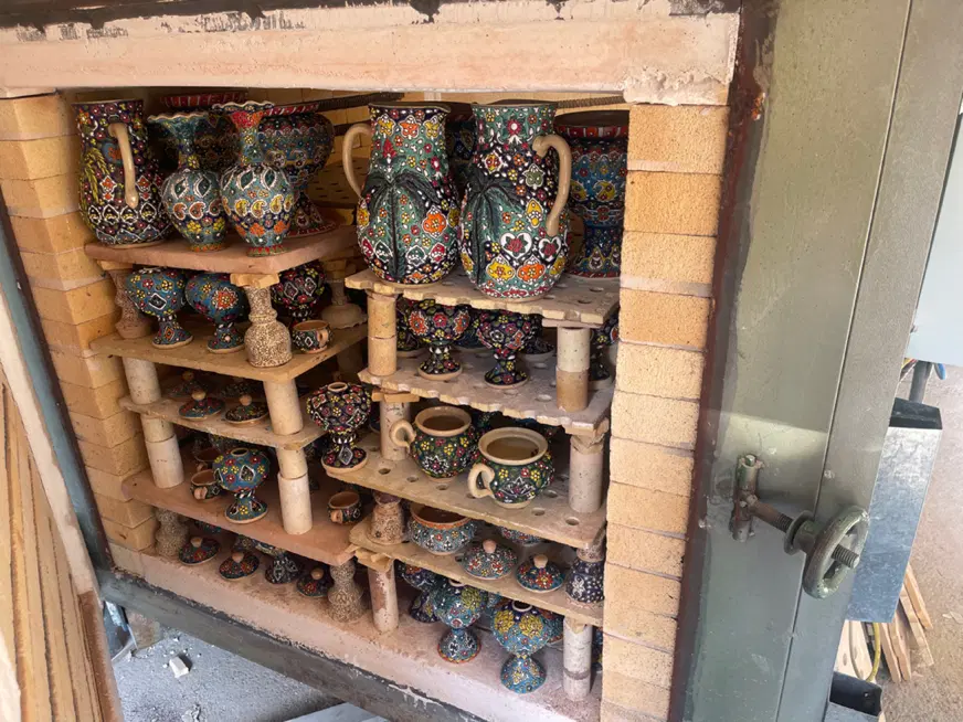 اجاره کارگاه سفال و‌میناکاری