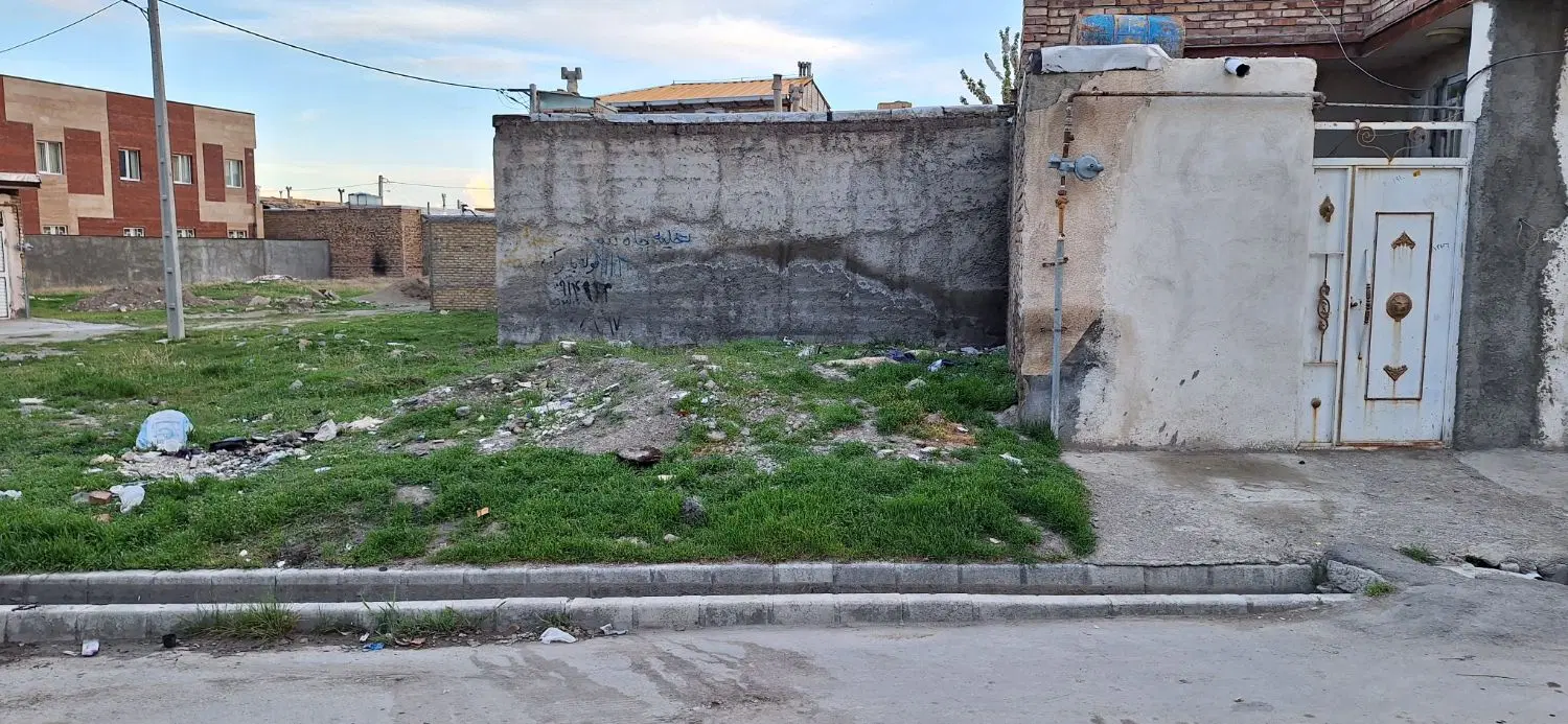 زمین بر خیابان اصلی رشادت