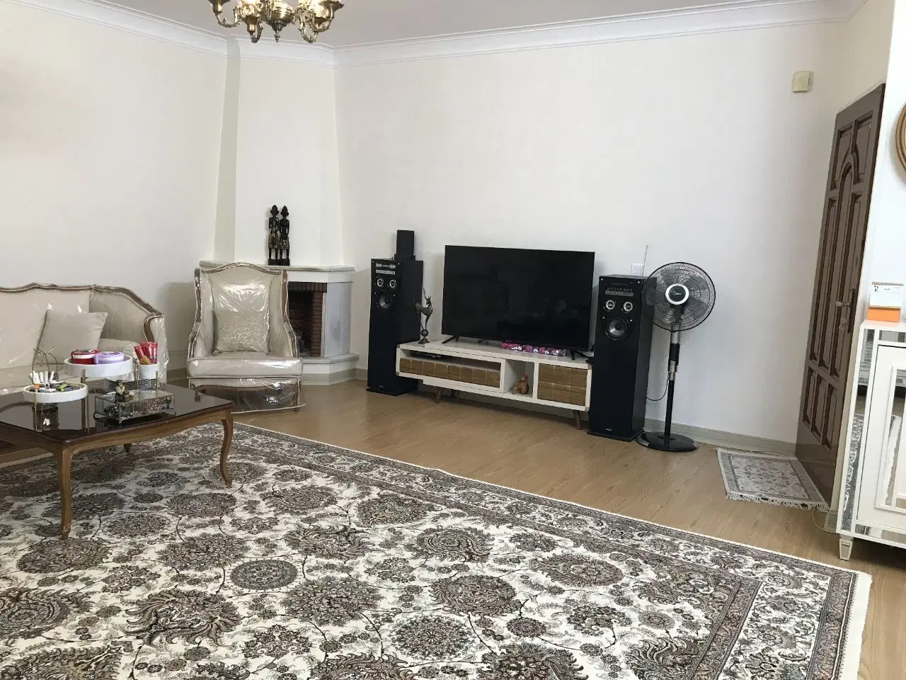آپارتمان دوخوابه 90 متری تاپ لوکیشن