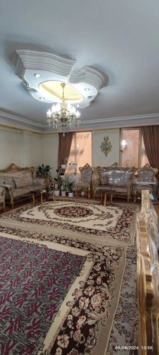 یک واحد آپارتمان ۸۰ متری