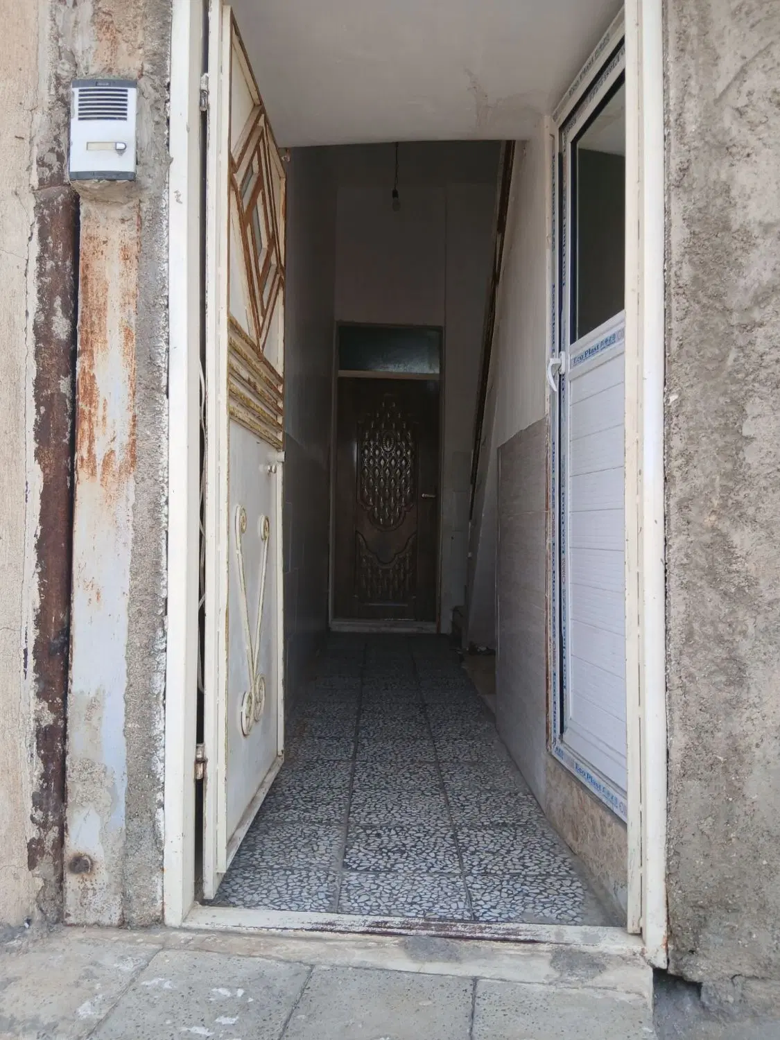 خونه تو طبقه دو کله عارف ها