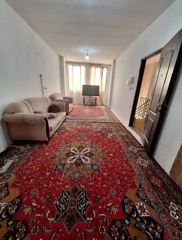 خانه ۷۰متری با حیاط ۲۰متری ،در خیابان دوم
