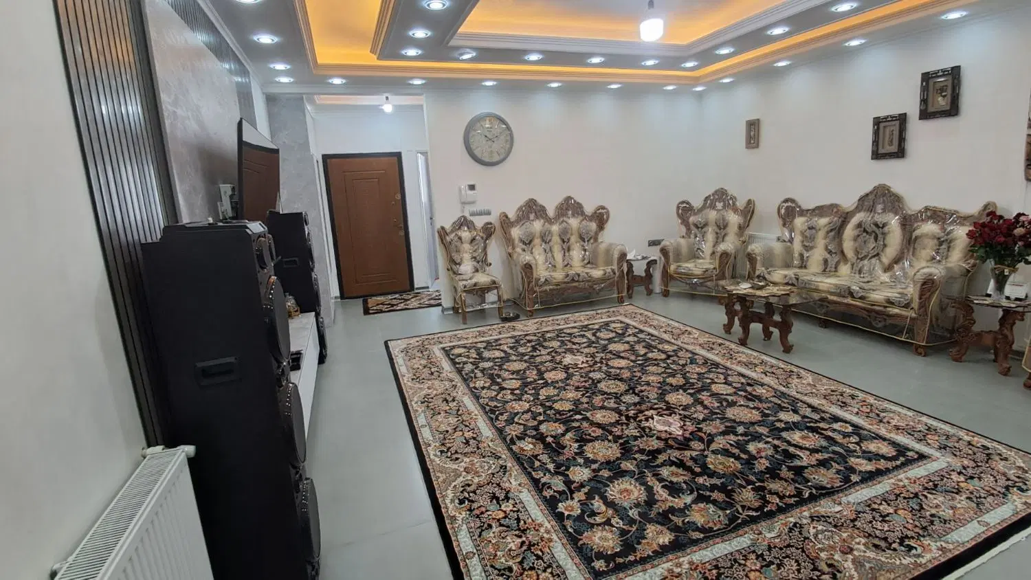 واحد نوساز طبقه سوم فول امکانات سبزدشت