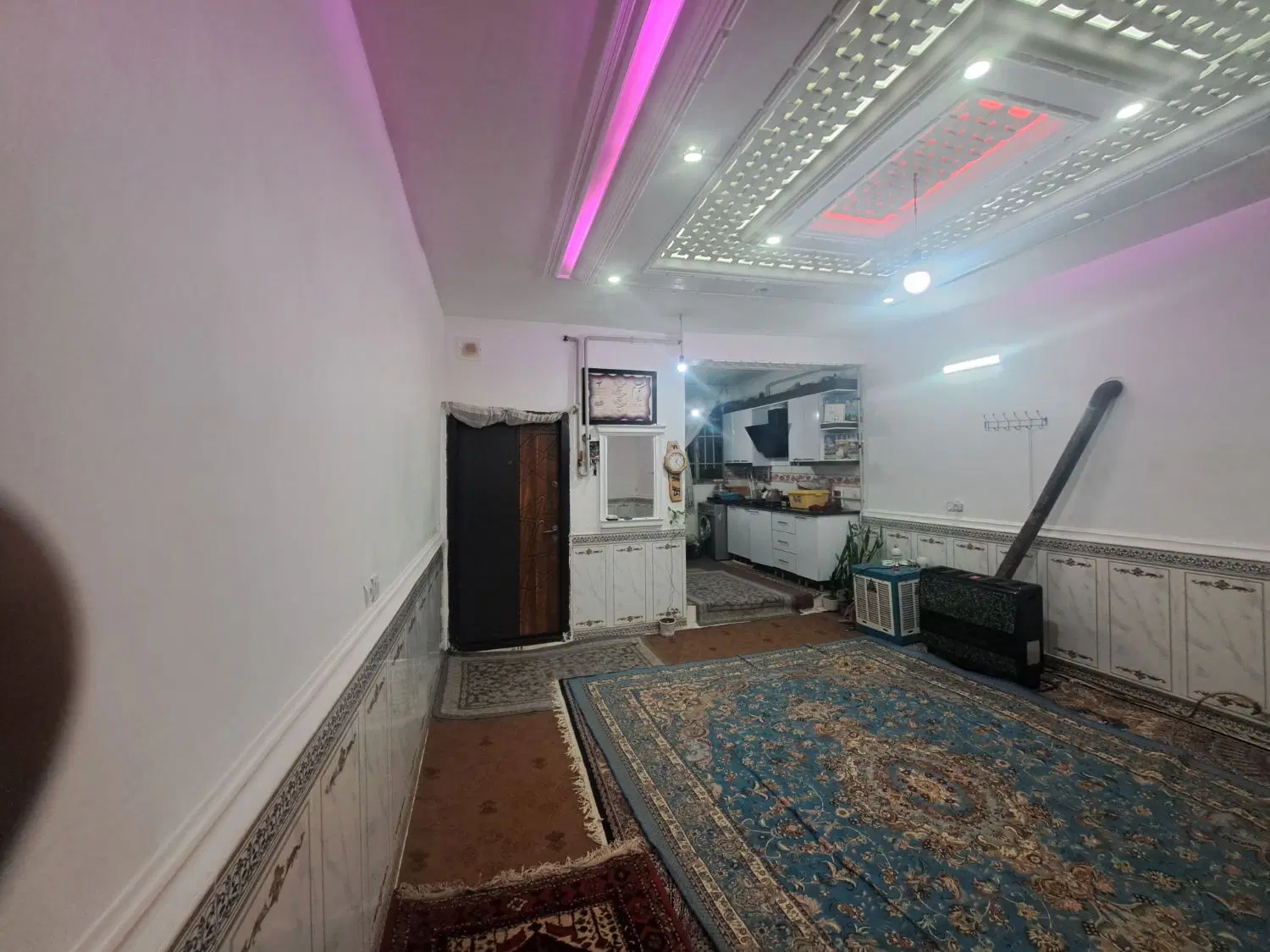 فروش یک ساختمان دوطبقه که ورودی جداست