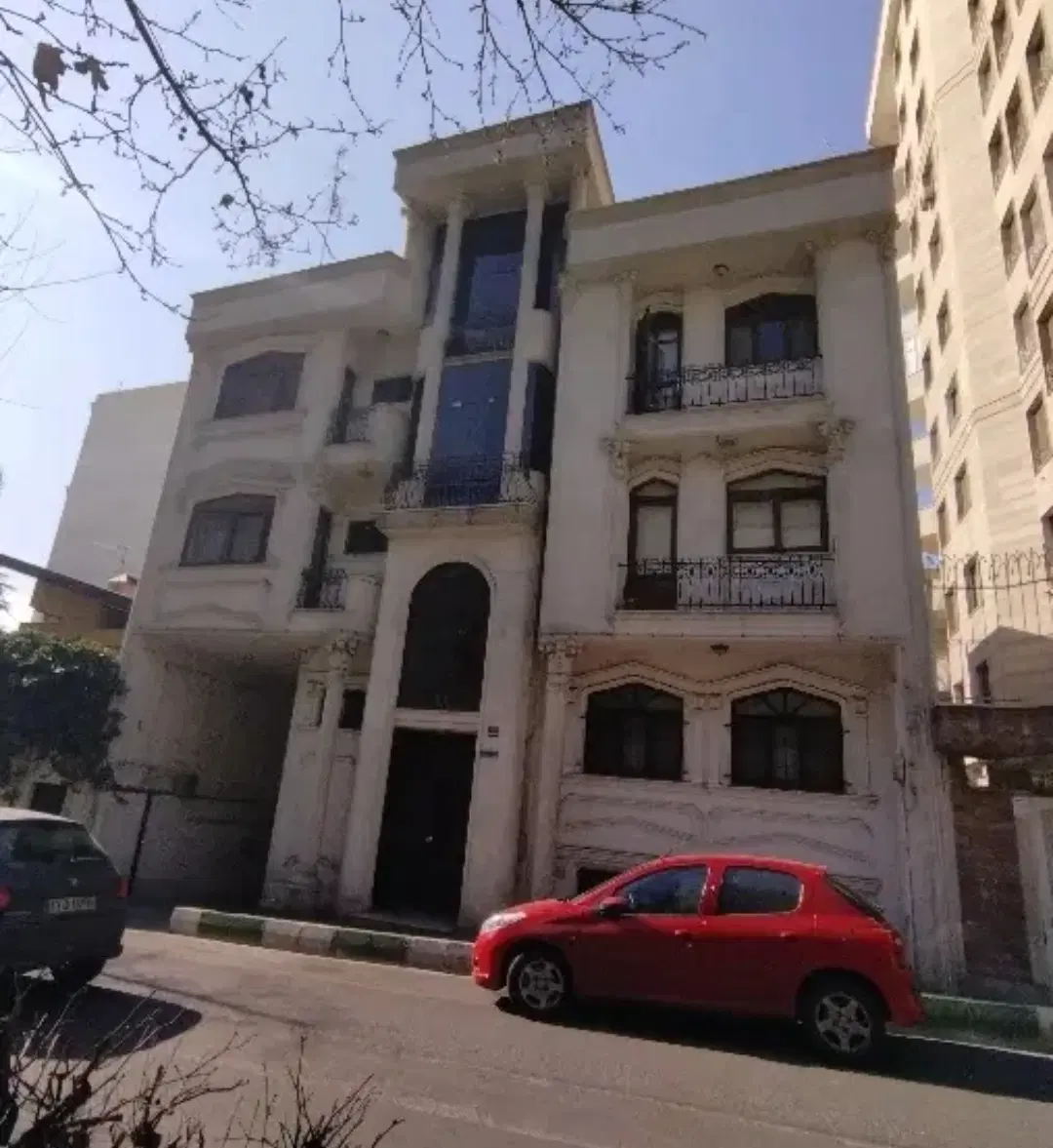 ۲۵۰متر+۳طبقه بنای قابل سکونت_آسانسوردار