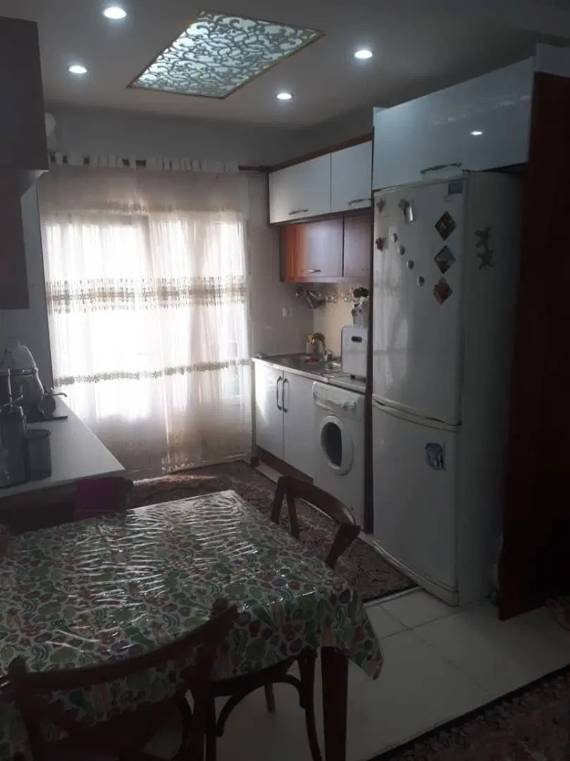 واحد حدودا 85 متری