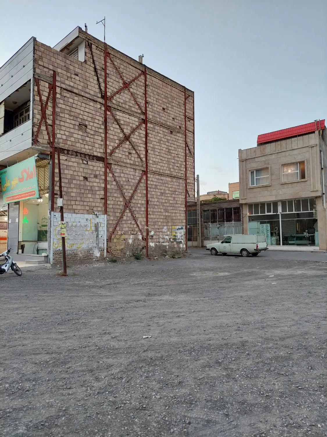 زمین تجاری ۳ نبش