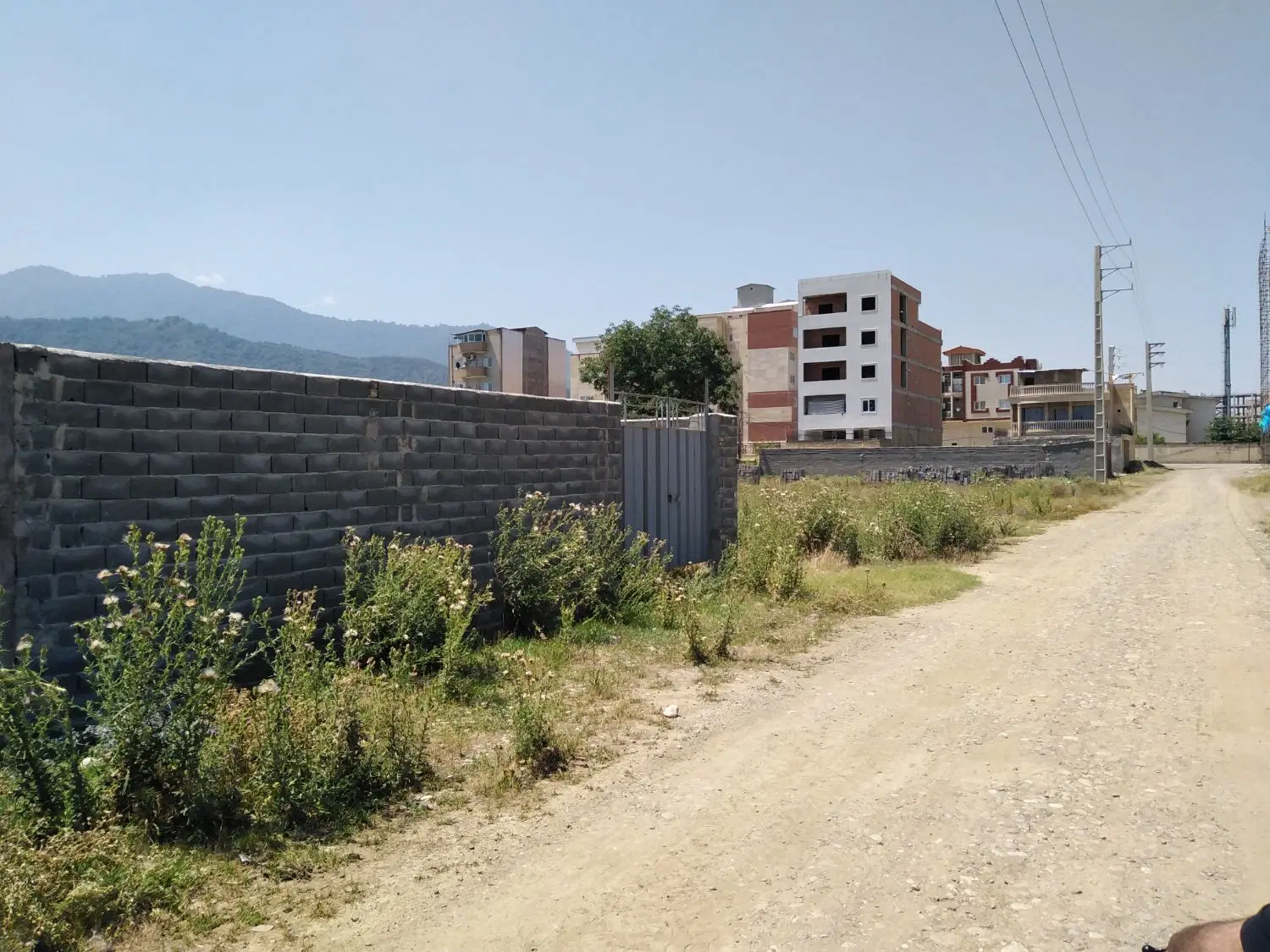 زمین مسکونی