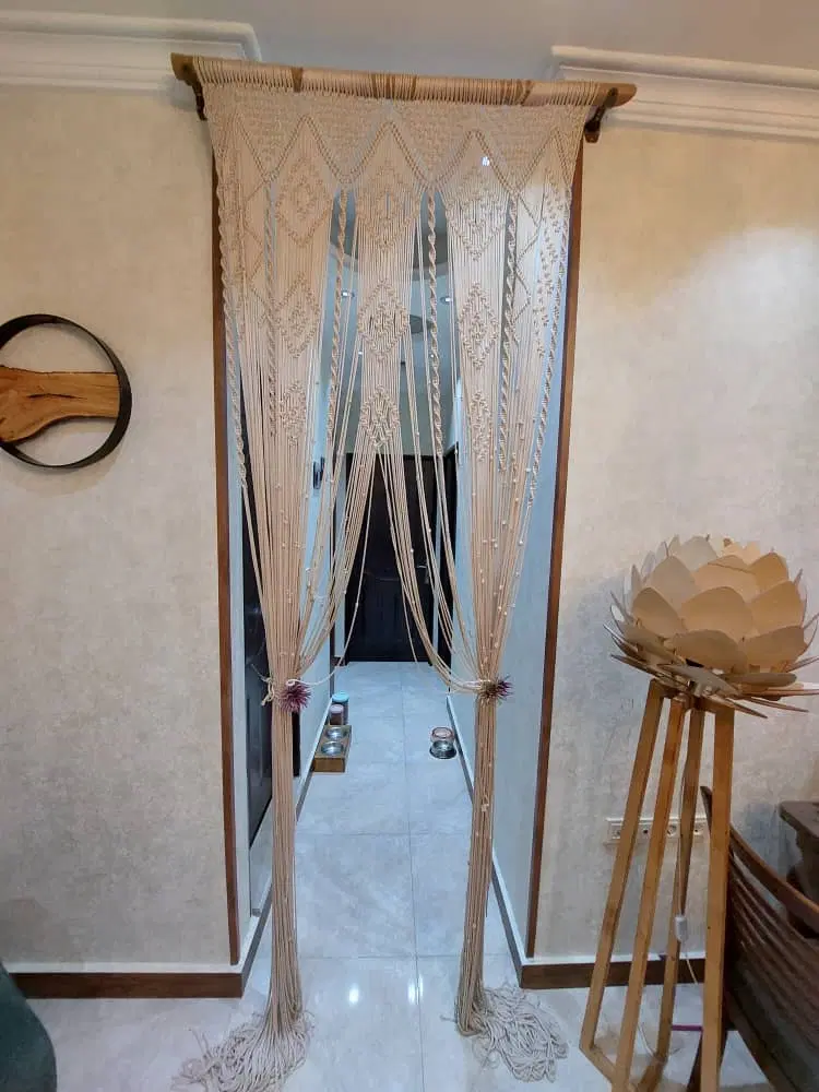 رشتیان دو کله چند قدمی بر اصلی آسانسور پارکینگ