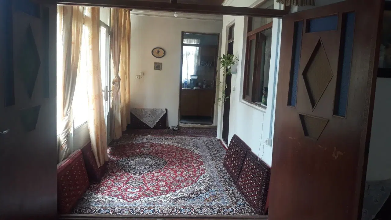 خانه ویلایی با کلیه امکانات در بهترین نقطه ضیابر