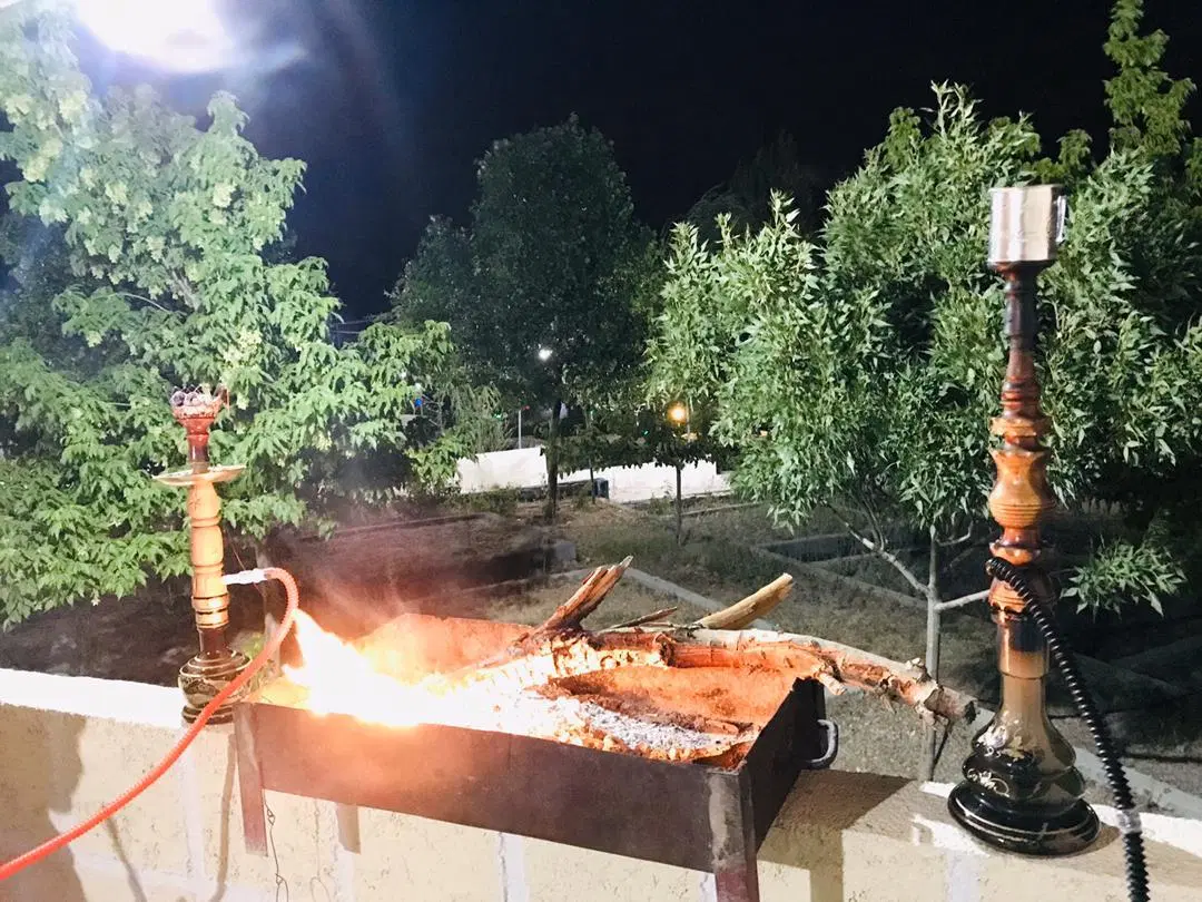 اقامتگاه بومگردی سوییت اتاق آلاچیق سکو