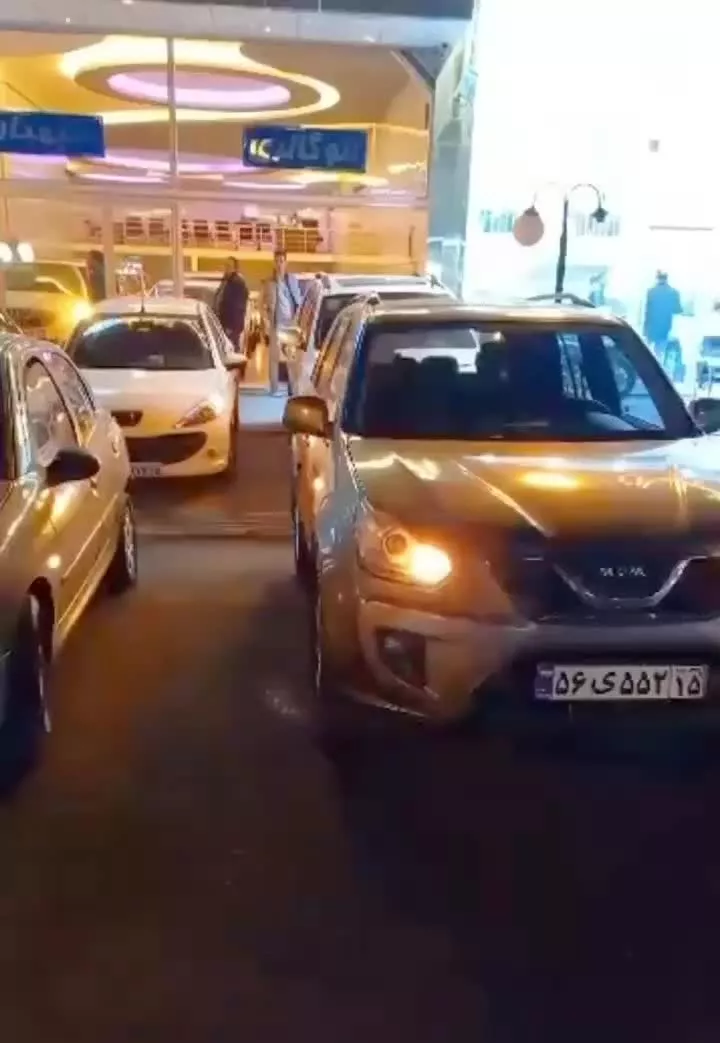 نمایشگاه اتومبیل۲۶۰متر