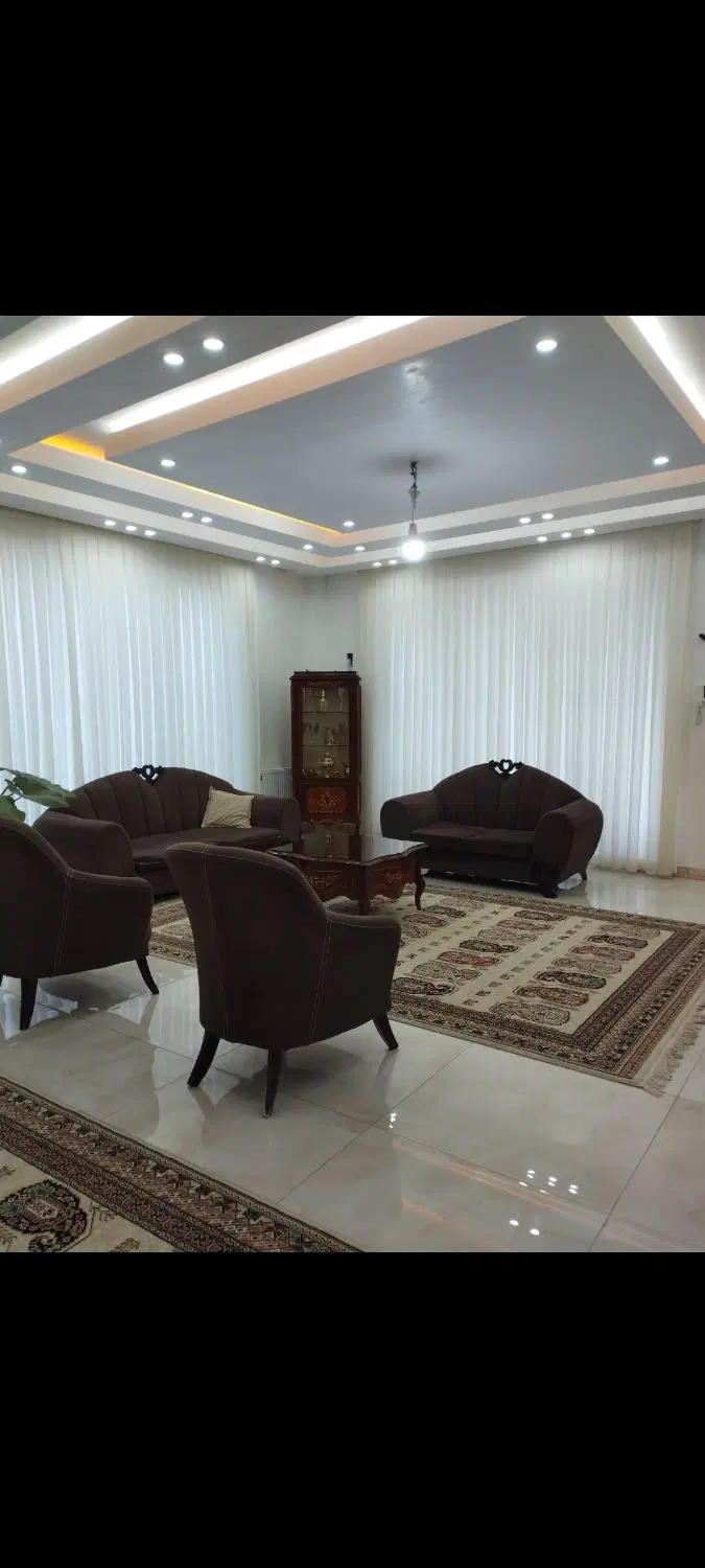 ویلا استخر دار.باغدایی قلعه سنگی